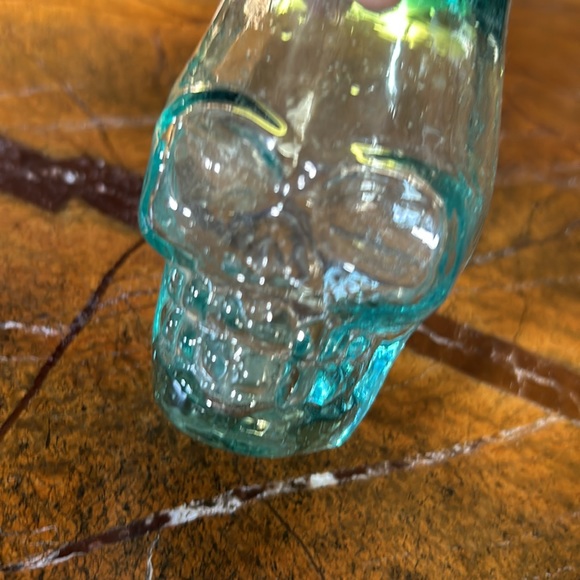 NEW Handblown 2pc Skull Shot Glasses - Picture 2 of 6